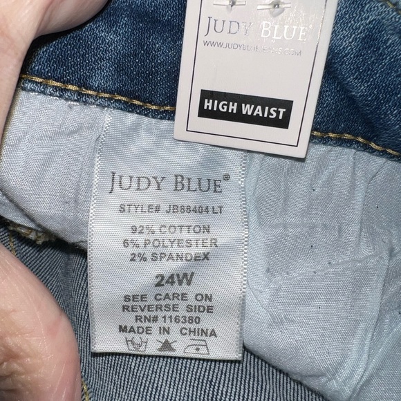 NWT JUDY BLUE High Rise Boyfriend Distressed Light Wash Jeans - Picture 15 of 16